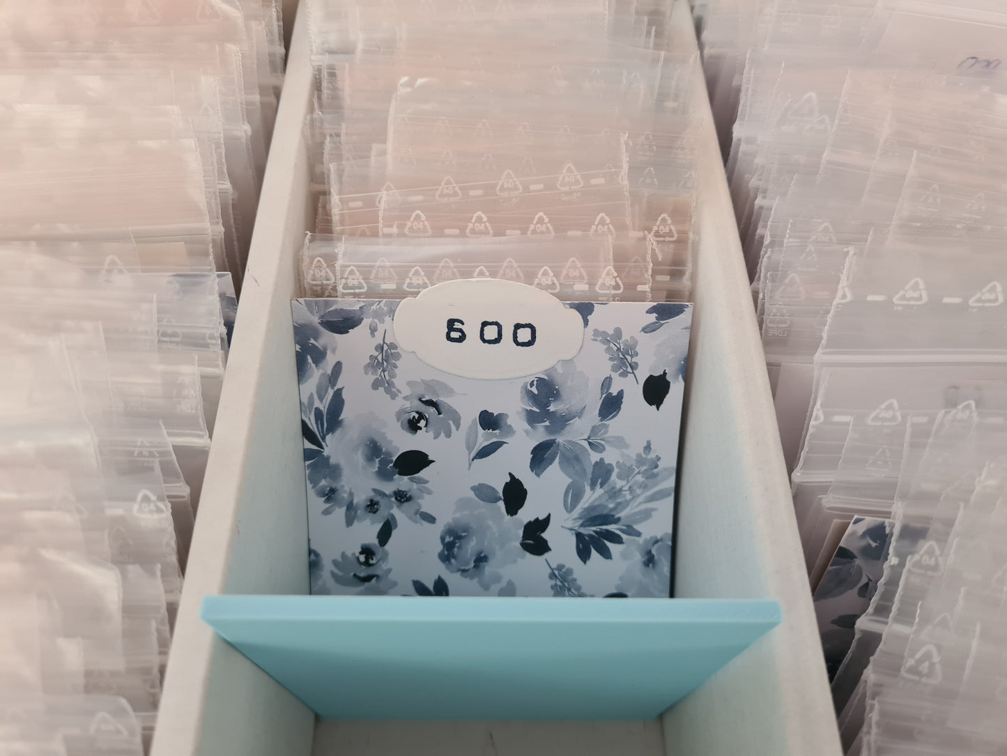 Tütchenstütze für die Aufbewahrungsbox für Restesteinchen